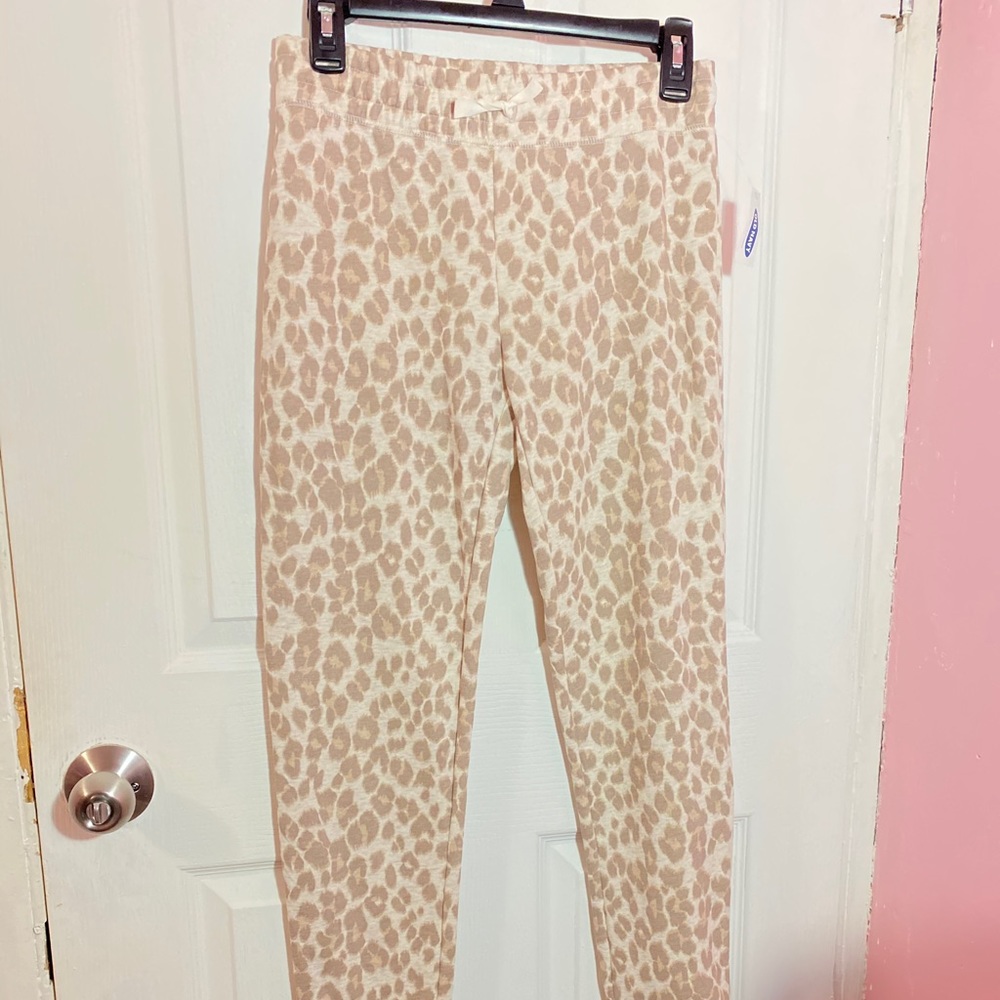 🦋Old Navy Light Brown Cheetah Print Sweat Pants